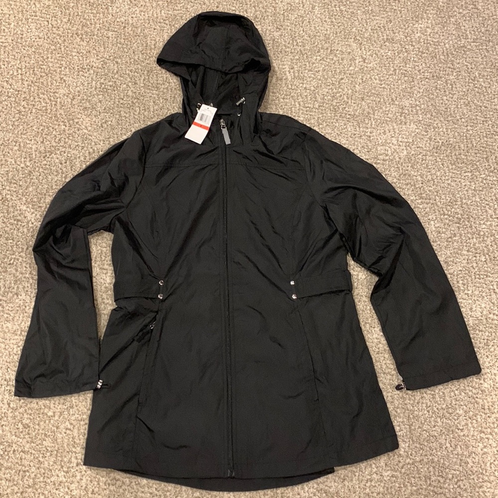 Rain coat black medium with hood.